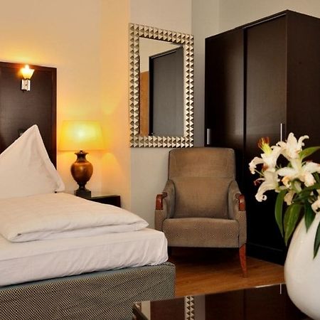 Hotel Restaurant Arche Stuttgart Eksteriør billede